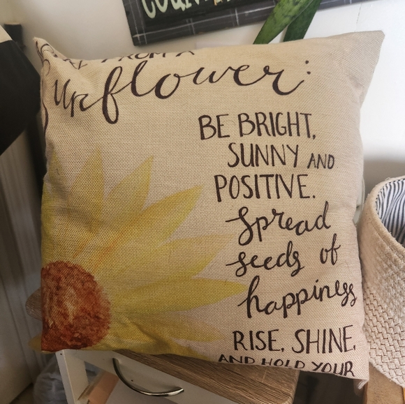 Sunflower pillow - Picture 2 of 2